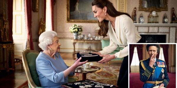 “The Queen Chose Kate” — A Royal Secret Finally Revealed. In a revelation that has stunned royal watchers and insiders alike, Princess Anne has shared one of the late Queen Elizabeth II’s most private wishes — and it involves the Princess of Wales. Before her passing, Her Majesty quietly chose Kate Middleton as the guardian of her most cherished royal jewels — including a rare sapphire tiara and a brooch once worn by Queen Victoria. These aren’t just glittering heirlooms… they’re pieces of history, symbols of duty, strength, and grace — qualities the Queen saw reflected in Kate herself. According to Princess Anne, the late monarch “always knew Kate would carry the crown, not just on her head, but in her heart.” Those words reveal a legacy far deeper than gold or gemstones — a passing of trust, tradition, and destiny. As whispers of more royal secrets begin to surface, one question lingers in the minds of fans everywhere… “The Queen Chose Kate” — A Royal Secret Finally Revealed. In a revelation that has stunned royal watchers and insiders alike, Princess Anne has shared one of the late Queen Elizabeth II’s most private wishes — and it involves the Princess of Wales. Before her passing, Her Majesty quietly chose Kate Middleton as the guardian of her most cherished royal jewels — including a rare sapphire tiara and a brooch once worn by Queen Victoria. These aren’t just glittering heirlooms… they’re pieces of history, symbols of duty, strength, and grace — qualities the Queen saw reflected in Kate herself. According to Princess Anne, the late monarch “always knew Kate would carry the crown, not just on her head, but in her heart.” Those words reveal a legacy far deeper than gold or gemstones — a passing of trust, tradition, and destiny. As whispers of more royal secrets begin to surface, one question lingers in the minds of fans everywhere…