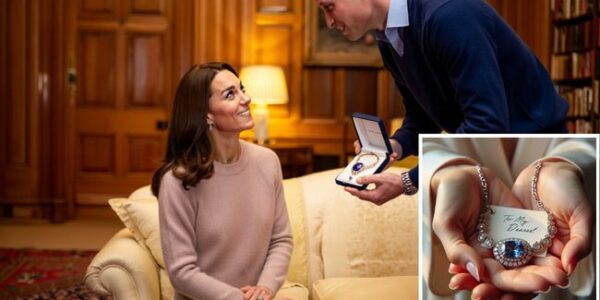 A Royal Moment That Broke the Internet! No flashing cameras. No press. No grand event. Just a quiet evening at Anmer Hall… and a gift that spoke louder than a thousand royal statements. When Prince William presented Princess Kate with a £3 million sapphire-and-diamond necklace, whispers say her breath caught — it once belonged to Princess Diana herself. But it wasn’t the priceless jewel that moved her to tears… it was the note inside the box. 🖋️ “For every tear you hid — I saw them all.” Seven simple words… yet they carried the weight of years — of love, loss, strength, and silent endurance. Witnesses say Catherine covered her mouth, tears streaming, as William softly clasped the necklace around her neck and whispered: “You’ve carried us through storms. Now let me carry you.” In a world that sees only the glamour and duty, this was something far rarer — a moment of real, unguarded love between two people who have weathered it all together. It wasn’t a royal spectacle. It was a reminder: behind the crowns and cameras, there’s a husband and wife who still find each other — through every storm, every headline, every hidden tear A Royal Moment That Broke the Internet! No flashing cameras. No press. No grand event. Just a quiet evening at Anmer Hall… and a gift that spoke louder than a thousand royal statements. When Prince William presented Princess Kate with a £3 million sapphire-and-diamond necklace, whispers say her breath caught — it once belonged to Princess Diana herself. But it wasn’t the priceless jewel that moved her to tears… it was the note inside the box. 🖋️ “For every tear you hid — I saw them all.” Seven simple words… yet they carried the weight of years — of love, loss, strength, and silent endurance. Witnesses say Catherine covered her mouth, tears streaming, as William softly clasped the necklace around her neck and whispered: “You’ve carried us through storms. Now let me carry you.” In a world that sees only the glamour and duty, this was something far rarer — a moment of real, unguarded love between two people who have weathered it all together. It wasn’t a royal spectacle. It was a reminder: behind the crowns and cameras, there’s a husband and wife who still find each other — through every storm, every headline, every hidden tear