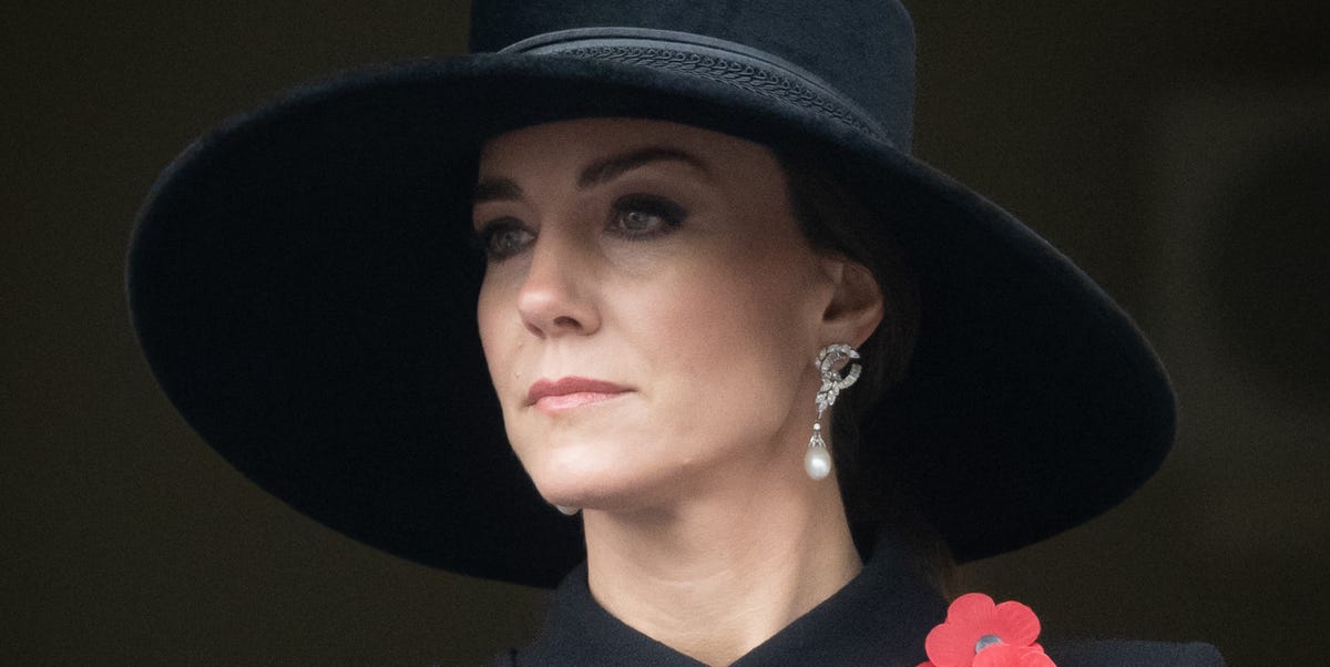 Kate Middleton Makes a Solemn Appearance at Remembrance Day Service