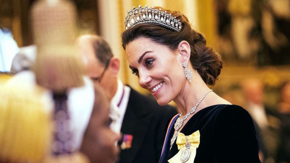 Duchess Kate dazzles in tiara at annual Diplomatic Reception - ABC News