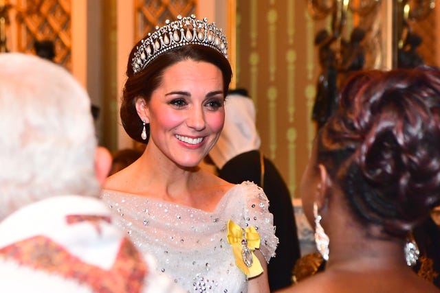 The Duchess of Cambridge wears glittering Jenny Packham gown for State  Banquet