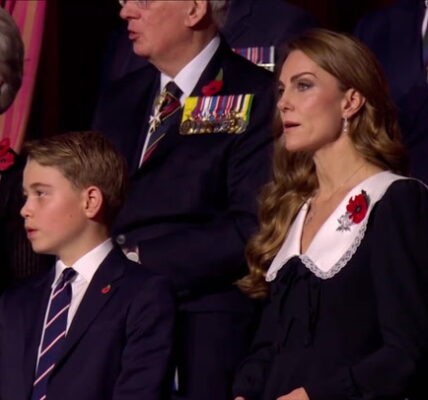 VIDEO: Crowd Left SPEECHLESS Over Sweet Moment Prince George Singing with Mum Catherine During Festival of Remembrance