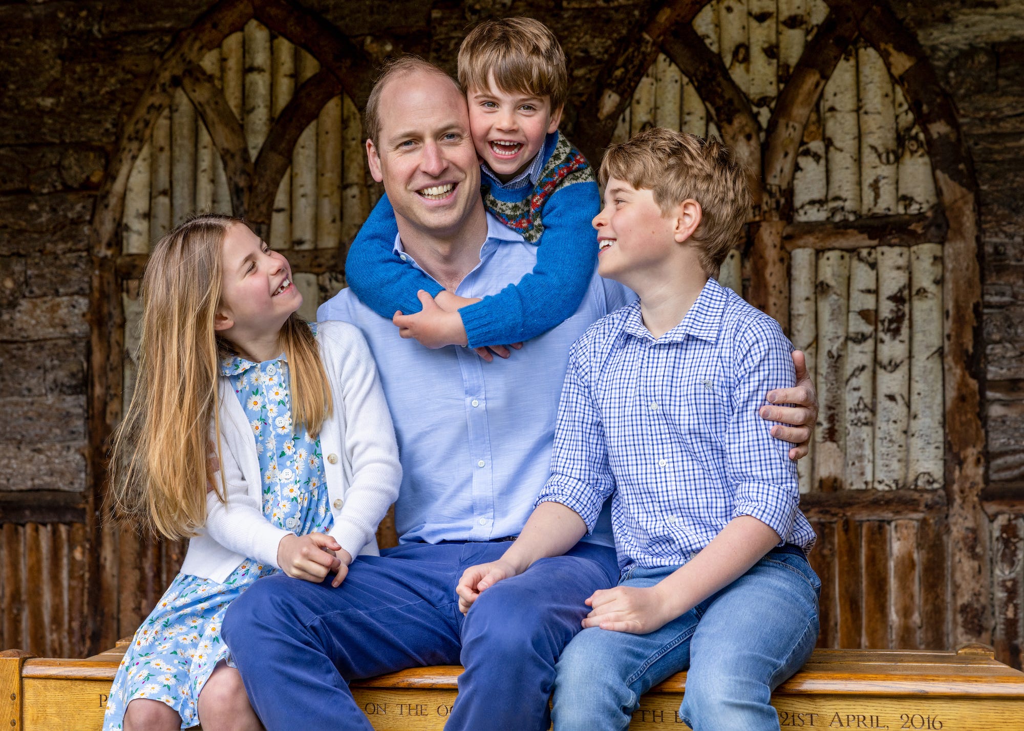 Prince William and his kids coordinate in Father's Day photo