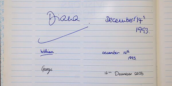 “I WISH GRANNY WERE HERE, DADDY” — Prince George’s Sweet Reaction to Seeing Princess Diana’s Signature During Christmas Charity Visit Moves Fans To Tears