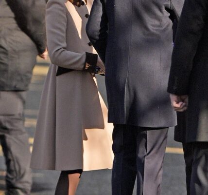 Sandringham Didn’t Expect This — And Princess Charlotte Stole the Moment. Royal watchers thought they knew what to expect at Sandringham this year. They were wrong. In a moment no one saw coming, Princess Charlotte made a quiet but powerful impression after sharing a “special” piano duet with her mother, Catherine, Princess of Wales — and the reaction was instant. No nerves. No hesitation. Just calm focus and confidence well beyond her years. Fans watching couldn’t believe it. Social media lit up with praise, with many calling the 10-year-old princess a “true professional artist” and marveling at how composed she looked beside her mother. What made it so striking wasn’t just the music — it was how Charlotte carried herself. Poised. Attentive. Completely in the moment. For a child growing up under constant public scrutiny, it felt like a glimpse of something rare and genuine. Some royal fans are already asking the big question: Was this the first real sign of Princess Charlotte stepping into her own spotlight? Because this wasn’t about pageantry or protocol. It was about talent, connection, and a mother-daughter bond playing out quietly — and beautifully — in front of the world