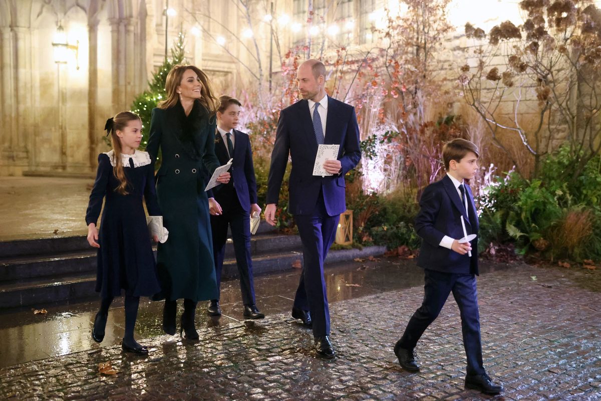 As a gracious host, Kate Middleton was the first to arrive at the 'Together at Christmas' event, created to honor unsung heroes who devote their time to philanthropic and social work for the good of their communities.