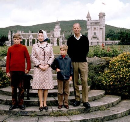 JUST RELEASED: Unseen 1979 Royal Family Portraits From Balmoral Mark Queen Elizabeth & Prince Philip’s 32nd Anniversary