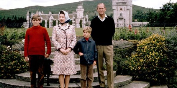 JUST RELEASED: Unseen 1979 Royal Family Portraits From Balmoral Mark Queen Elizabeth & Prince Philip’s 32nd Anniversary