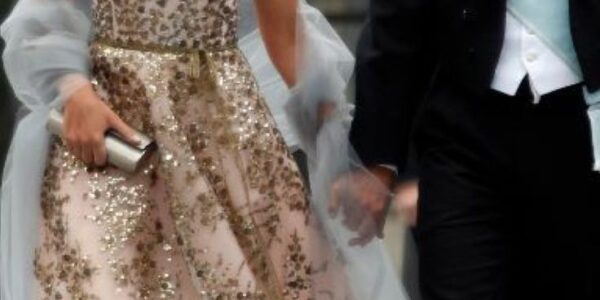 Kate Middleton and Prince William’s Head-Turning Royal Birthday Gifts Spark Frenzy as the Couple’s Unmatched Elegance, Hidden Symbolism, and Palace-Whispered Tensions Create a Stunning Moment Fans Can’t Stop Talking About