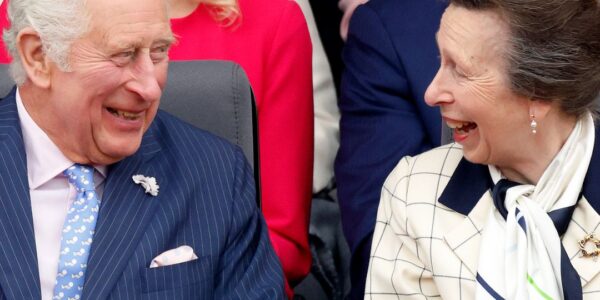 A beautifully emotional birthday moment… In this heartfelt retelling of King Charles III’s 77th birthday, the room fell completely silent as Princess Anne stepped forward with a simple gift and a message only a sister could write. What began as a formal celebration transformed into something deeply personal — a quiet exchange filled with memories, warmth, and the kind of sibling bond the public rarely sees. Those nearby watched as the King’s eyes filled with emotion, overwhelmed by the tenderness of the moment and the timeless connection shared between the two. It wasn’t grand, it wasn’t rehearsed — it was simply real, human, and unexpectedly powerful. But it was the final line of Anne’s message — the one that made King Charles stop, look up, and fight back tears — that turned this gentle scene into a moment no one present will ever forget