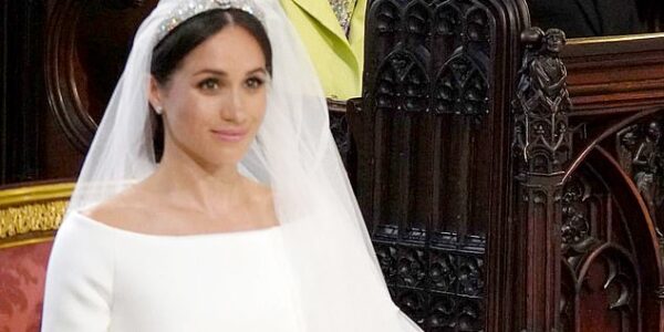 “DON’T MARRY HER!”: Lip Reader Reveals Prince Philip’s BLUNT WARNING to Harry About Meghan At Their Wedding – And It’s Echo Through the Palace