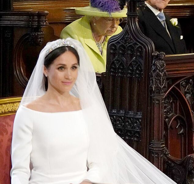 “DON’T MARRY HER!”: Lip Reader Reveals Prince Philip’s BLUNT WARNING to Harry About Meghan At Their Wedding – And It’s Echo Through the Palace