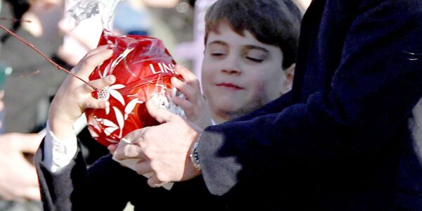 Cheeky Prince Louis Steals the Show (and Dad’s Lindt Egg) in Hilarious Christmas Morning Moment That Has Everyone Laughing Cheeky Prince Louis Steals the Show (and Dad’s Lindt Egg) in Hilarious Christmas Morning Moment That Has Everyone Laughing