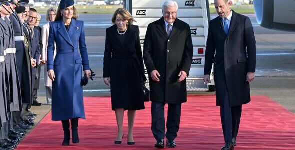 OMG! Princess Catherine R0CKED The World With SH0CKING MESSAGE Through Her Outfit at the German State Visit OMG! Princess Catherine R0CKED The World With SH0CKING MESSAGE Through Her Outfit at the German State Visit