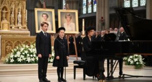 LITTLE PRINCESSES SING ABOUT DIANA! Kate, George, Charlotte’s SECRET SONG MAKES KING CHARLES AND William BREAK DOWN IN CRY — WHAT DID THEY SAY IN THEIR LAST MOMENTS? Buckingham Palace is in an unprecedented storm of emotion after Kate Middleton and her two little angels, George and Charlotte, made a HUGE tribute to their late grandmothers. They secretly recorded “I Dream About You” – a ballad said to be dedicated to Queen Elizabeth and the late Princess Diana. The moment the song was played behind closed doors, both Prince William and King Charles COMPLETELY BREAK DOWN, unable to hold back their tears. This is not just a song, but a touching message from future generations to their great grandmothers. A source close to the royal family revealed that it was Princess Charlotte’s innocent singing that touched the emotional nerve of the two most powerful men in the royal family, as she accidentally uttered a LAST LINE that was said to be a secret promise William made to Diana before she died — a detail known only to William and King Charles. “King Charles had to leave the room. He couldn’t hold back his tears because of that sentence,” the courtier claimed. What secret line from Charlotte unlocked the long-sealed Pandora’s box of emotions of the royal family, and what was the secret between William and Diana? The full lyrics containing the “final secret” were revealed.