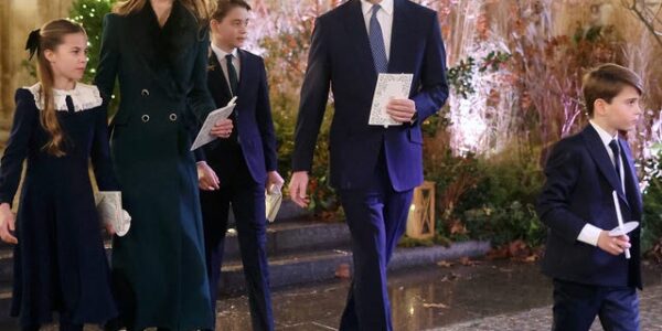 Catherine’s SWEETEST Moment Yet: Princess Lights Up Seeing Her Family Arrive at ‘Together at Christmas’ — Royal Fans MELT! Catherine’s SWEETEST Moment Yet: Princess Lights Up Seeing Her Family Arrive at ‘Together at Christmas’ — Royal Fans MELT!