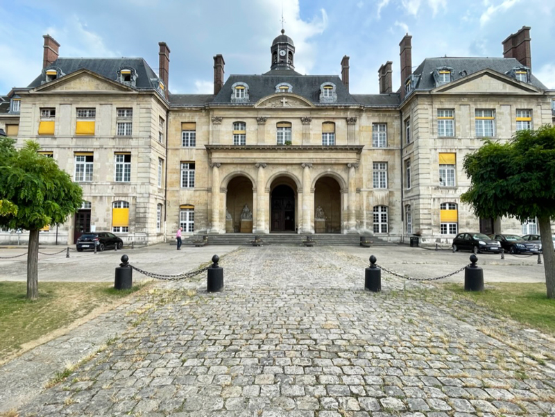 Salpêtrière hospital tour Paris 13