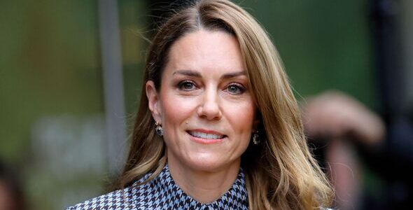 “H0TTER THAN EVER”: Princess Catherine STUNS Fans With MAJOR Christmas Carol Concert Announcement “H0TTER THAN EVER”: Princess Catherine STUNS Fans With MAJOR Christmas Carol Concert Announcement