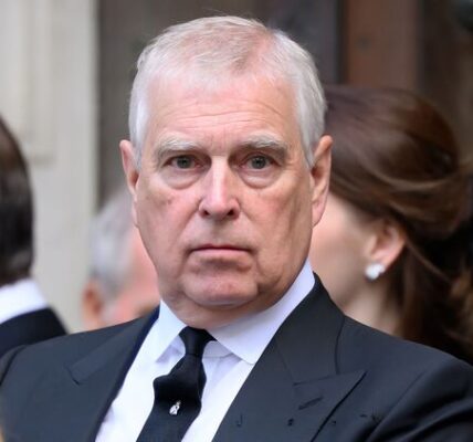 ROYALS IN SH0CK! Andrew Mountbatten-Windsor BREAKS SILENCE As He Prepares To FLEE UK For for Daughters Beatrice and Eugenie’s Haven Abroad 😱👇👇