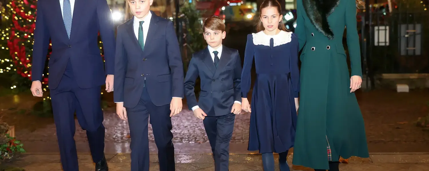 OMG! Trio George, Charlotte & Louis Stand Proudly with Mum Catherine at ‘Together at Christmas’ – Heartwarming Moment Leaves Fans Speechless OMG! Trio George, Charlotte & Louis Stand Proudly with Mum Catherine at ‘Together at Christmas’ – Heartwarming Moment Leaves Fans Speechless