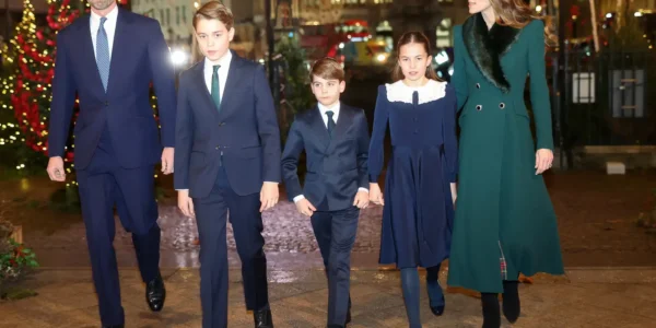 OMG! Trio George, Charlotte & Louis Stand Proudly with Mum Catherine at ‘Together at Christmas’ – Heartwarming Moment Leaves Fans Speechless