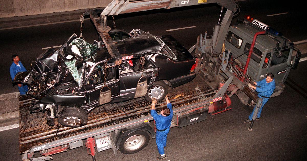 EXCLUSIVE: Secret Files On Princess Diana's Death To Stay Buried For 60  Years