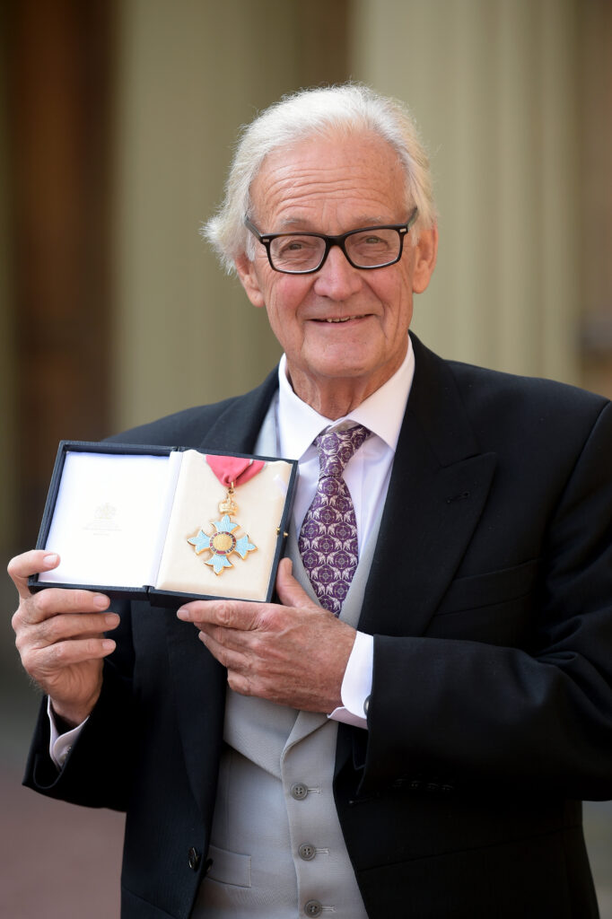 Iain Douglas-Hamilton with award