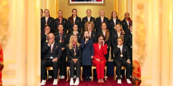 Princess Charlotte and Princess Catherine’s poignant tribute brought the England rugby team the “Red Roses” to tears at Windsor Castle.