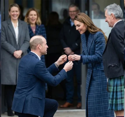 Prince William broke tradition by giving Princess Catherine a pair of “secret love” earrings during a visit to Scotland.