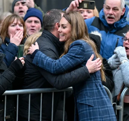 The Catherine Princess unexpectedly ran to hug a stranger, leaving Prince William stunned.