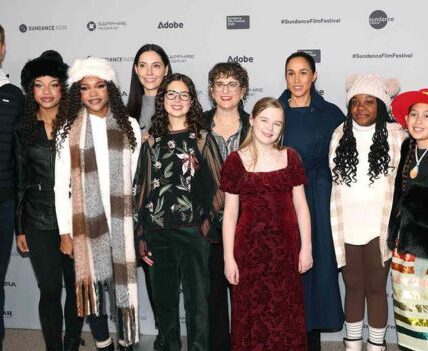 “From the Sundance red carpet… to the most intense cookie season of the year.” Meghan Markle and Prince Harry just stepped out to spotlight Cookie Queens — a coming-of-age documentary following four Girl Scouts through the iconic cookie-selling season. The couple are both executive producers, and Meghan also spoke at the premiere, sharing how personal the project is since she was a Girl Scout herself and her mom, Doria Ragland, once led her troop. The twist? It may sound sweet and nostalgic — but the film frames cookie season as a real-world crash course in hustle, pressure, teamwork, and growing up. Soft on the surface… but there’s a lot more underneath.