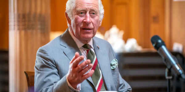 EVERYONE WAS STUNNED: King Charles Drops a Shocking, Unprecedented Hint of Abdicating Royal Power to William and Catherine — A Strategic, Behind-the-Scenes Move That Could Redefine the Monarchy and Shake Global Royal Traditions Forever