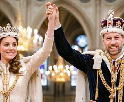 “That night, they stepped forward… no longer as heirs.” Westminster Abbey suddenly carried a different kind of atmosphere — solemn, but with a current running beneath every glance. William stood taller, less “prince,” more authority. Catherine was steady in a way that made people forget how much she’s had to carry behind the scenes. And then a moment that looked small on paper shifted the entire frame — a late entrance, an unscripted presence where it wasn’t expected… and the quiet question of rank, relevance, and who the monarchy truly revolves around started rewriting itself without anyone saying it out loud.