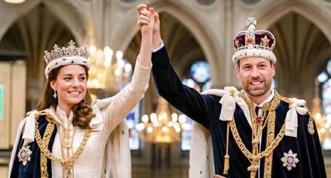 “That night, they stepped forward… no longer as heirs.” Westminster Abbey suddenly carried a different kind of atmosphere — solemn, but with a current running beneath every glance. William stood taller, less “prince,” more authority. Catherine was steady in a way that made people forget how much she’s had to carry behind the scenes. And then a moment that looked small on paper shifted the entire frame — a late entrance, an unscripted presence where it wasn’t expected… and the quiet question of rank, relevance, and who the monarchy truly revolves around started rewriting itself without anyone saying it out loud.