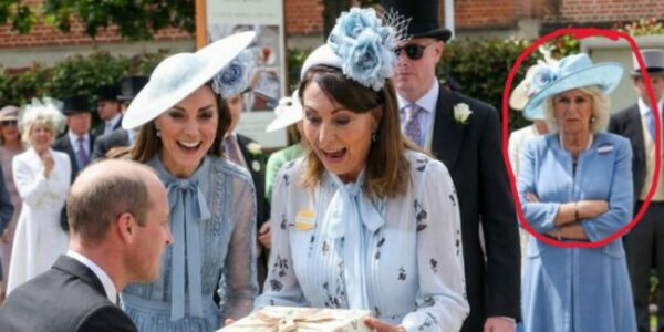 Queen Camilla’s strange reaction during the 2026 German State Visit has caused an immediate stir online, with viewers claiming her expressions signaled clear displeasure at the event’s proceedings. Social media is currently buzzing with theories as fans dissect every frame of her body language during the King’s protocol-breaking moment. This unexpected display of emotion from the Queen Consort has added a layer of intense drama to an already historic and controversial diplomatic trip. Queen Camilla’s strange reaction during the 2026 German State Visit has caused an immediate stir online, with viewers claiming her expressions signaled clear displeasure at the event’s proceedings. Social media is currently buzzing with theories as fans dissect every frame of her body language during the King’s protocol-breaking moment. This unexpected display of emotion from the Queen Consort has added a layer of intense drama to an already historic and controversial diplomatic trip.
