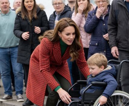 A NEW ERA OF ROYALTY IS HERE. 👑🌍 Royal protocol says “don’t touch,” but Kate says “let’s connect.” The world is in awe as the Princess of Wales continues to shatter centuries-old rules to reach the people who need her most. Her recent actions have left everyone stunned, proving that the monarchy’s greatest strength is no longer its silence, but its soul. Truly, a Princess for the people. 🕊️✨