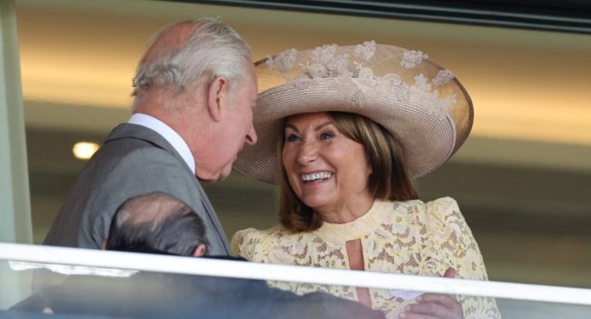 In a stunning move that has sent shockwaves through palace circles, King Charles has reportedly rewarded Carole and Michael Middleton with brand-new royal titles. This royal shocker marks a historic shift in tradition as the monarch bestows these honors upon Princess Catherine’s parents in a gesture no one saw coming. As the news ripples through the monarchy, the unprecedented elevation of the Middleton family has left insiders and fans alike breathless at this sudden expansion of the royal fold.