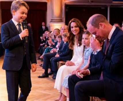 THE NIGHT A PRINCE BECAME A LEGEND. 🎹✨ The world stood still when Prince George took the stage at Prince William’s birthday gala. With just four words—”Dad… this song is for you”—the young heir shattered the stiff upper lip of royalty and replaced it with raw, beautiful emotion. It wasn’t about the crown; it was about the bond between a father and his son. Seeing William moved to tears as George played for him reminded us all that at the heart of the Monarchy is a family that loves, heals, and stays strong together. 🕊️❤️