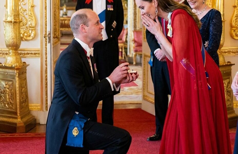 Prince William broke tradition by presenting the “royal jewel ring” to Princess Catherine right in the Royal Albert Hall. –