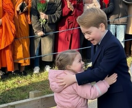 A split-second moment… that said everything about how he’s being raised. During the Christmas service at Sandringham, the crowd pressed in tight — until a small child stumbled and hit the fence. Before adults could even react, Prince George darted forward and helped the child back up, calm and steady like it was the most natural thing in the world. Nearby, Princess Catherine didn’t need to say a word. Her face said it all — that quiet, proud look every parent recognises when they realise: they really did learn it.
