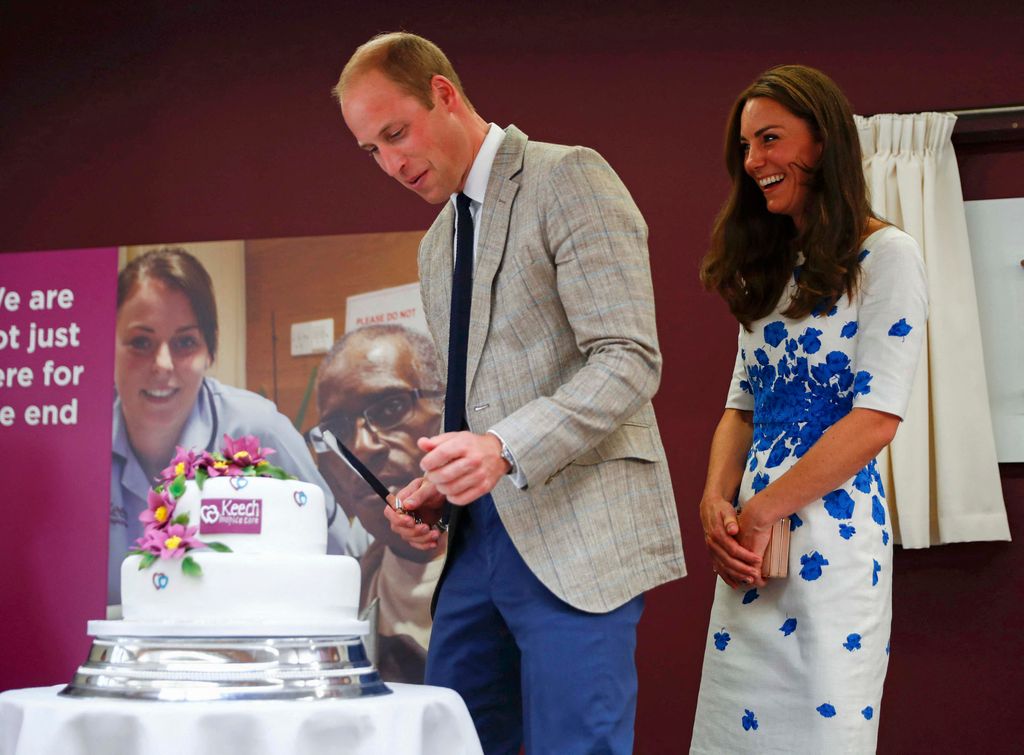 Kate and William cutting cake