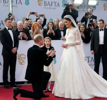 NO DOUBT LEFT! William’s shocking 13th wedding anniversary proposal was captured on camera — and Charlotte witnessed it all! 😱👑 –