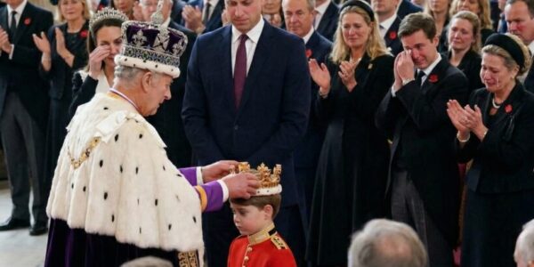 Buckingham Palace is abuzz with talk about Prince George’s exciting new path, thanks to a clever move by our 77-year-old King!