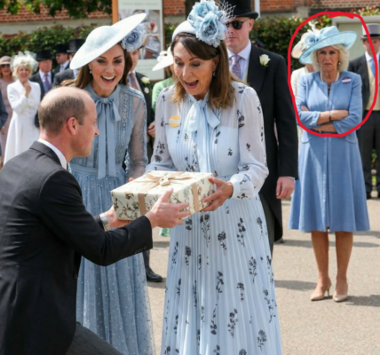 Camilla’s strange reaction has caused a stir online, seemingly expressing her displeasure at this event. –