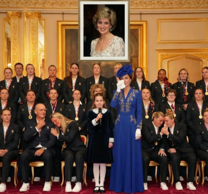 Princess Charlotte and Princess Catherine’s poignant tribute brought the England rugby team the “Red Roses” to tears at Windsor Castle. –