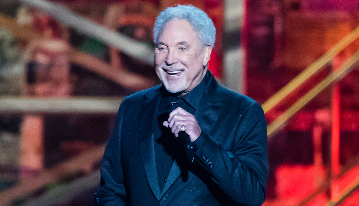 Tom Jones Opens Up About the Loss of His Wife, New Album