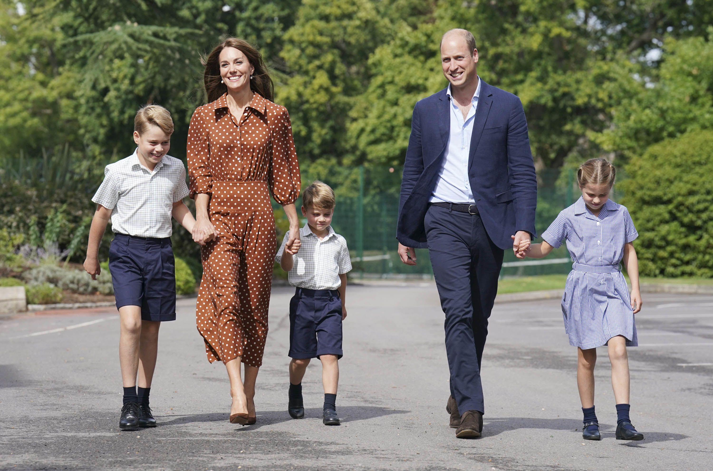 Kate Middleton, Prince William's family holiday photos melt hearts | CNN