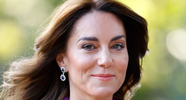 Princess Catherine Steals the Show at the Buckingham Palace Dinner, Looking Stunning in a Bright Yellow Gown and the Queen’s Iconic Earrings. However, Guests Were Left Speechless by an Unexpected Detail That Emerged After King Charles’ Major Revelation.