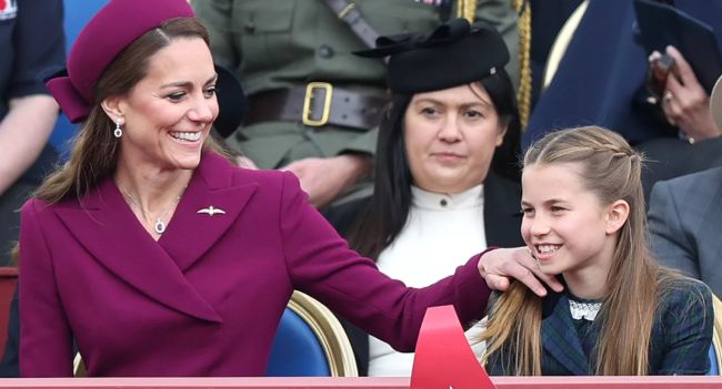 One Small Voice Broke Through the Majesty as Thousands of People Looked in Wonder as Aircraft Screamed Above Buckingham Palace. Even the Most Critical Royal Observers Were Moved by Princess Charlotte’s Quiet, Unexpected, and Innocent Murmur as She Turned to Face Her Mother. Cameras Caught the Moment, but No Lens Could Fully Capture the Warmth It Unleashed. In a World Hungry for Power, It Was Love—Quiet, Innocent, and Unforgettable—That Stole the Spotlight.