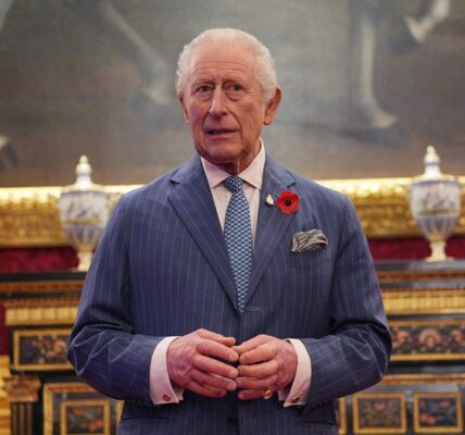 Princess Catherine and Little Charlotte Deliver a Heartfelt Ballet Tribute to Princess Diana at the Royal Opera House as King Charles III Celebrates His 77th Birthday, Moving the Royal Family and Audience to Tears